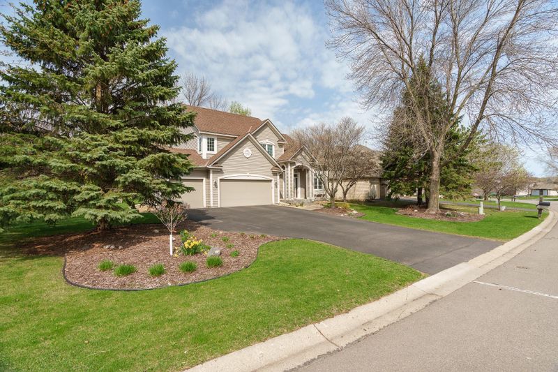 3944 Bailey Ridge Dr, Woodbury, MN 55125