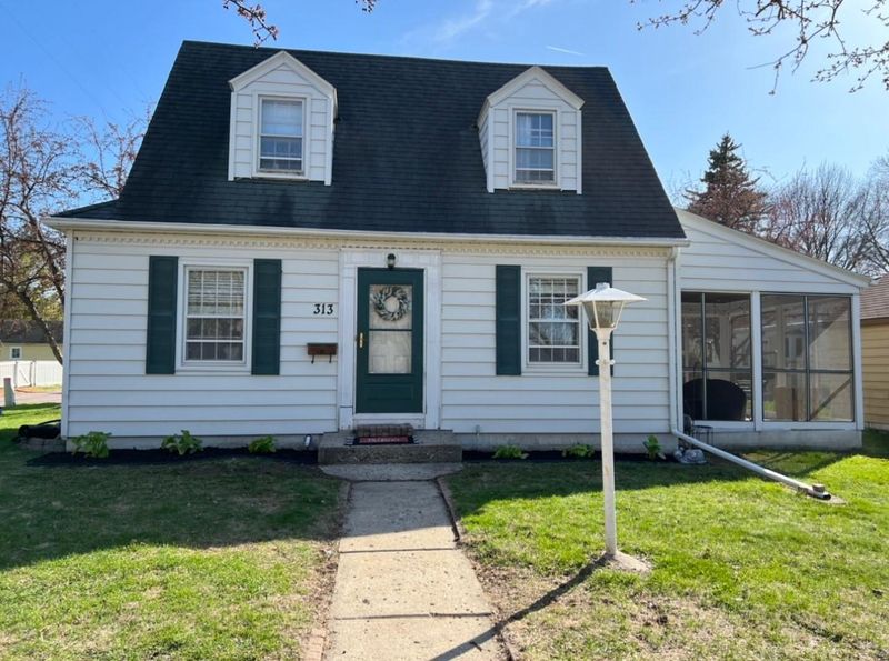 313 E Mabel St, Mankato, MN 56001