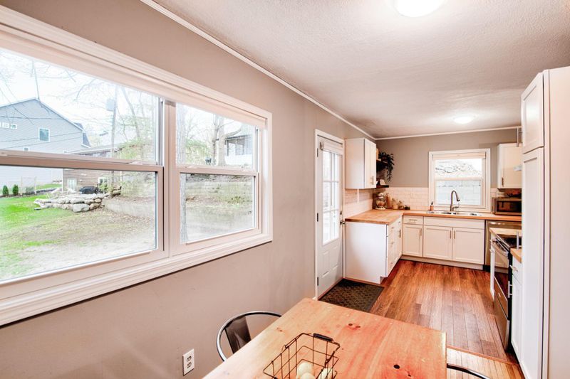 18816 Chestnut Ln, Minnetonka, MN 55345