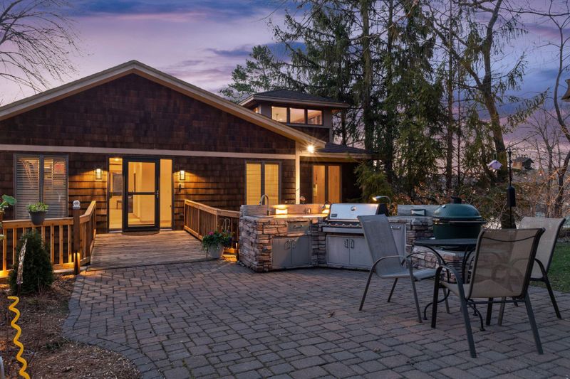 1399 Park Dr, Mound, MN 55364