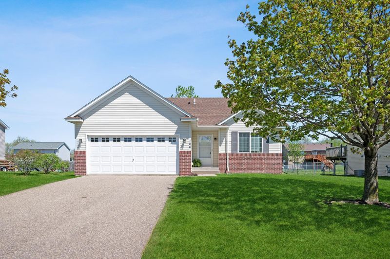 106 Dresden Ln, Waverly, MN 55390