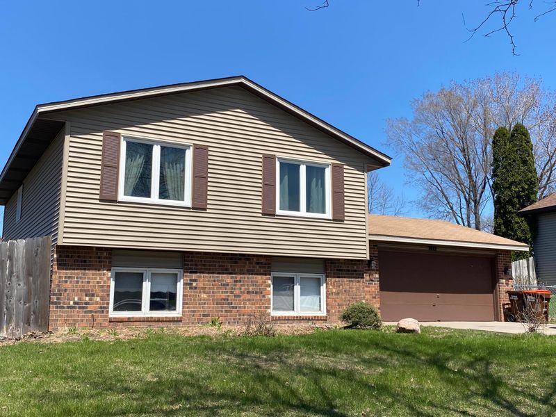 7812 66th St S, Cottage Grove, MN 55016