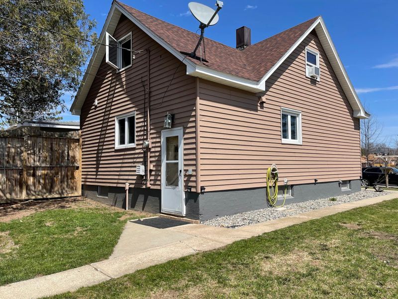 434 4th Ave N, Biwabik, MN 55708