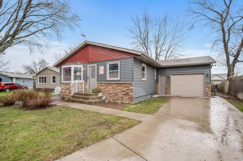 501 Eastern Ct, Saint Joseph, MN 56374