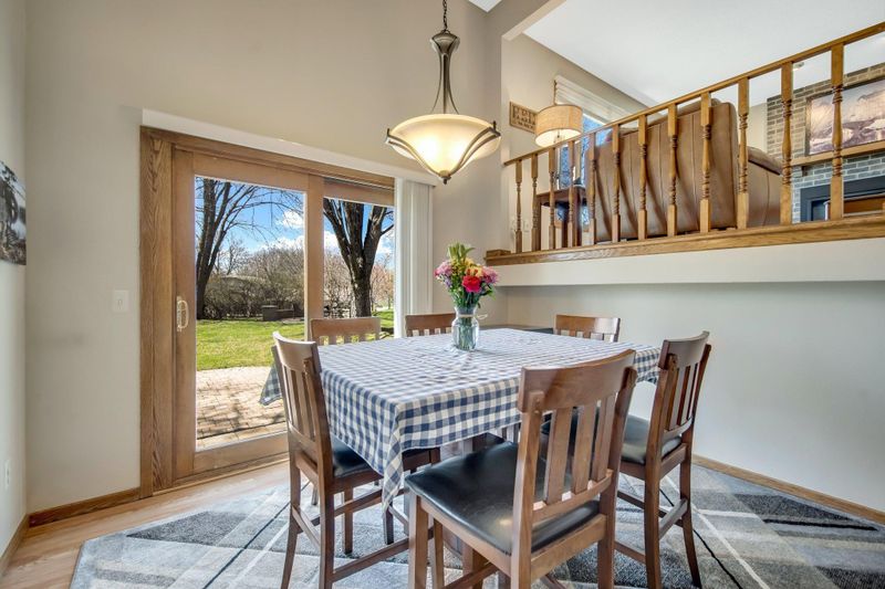 4725 Pilgrim Ln N, Plymouth, MN 55442