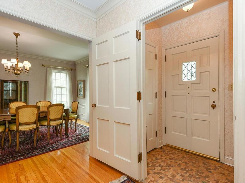 1437 W Minnehaha Pw, Minneapolis, MN 55419