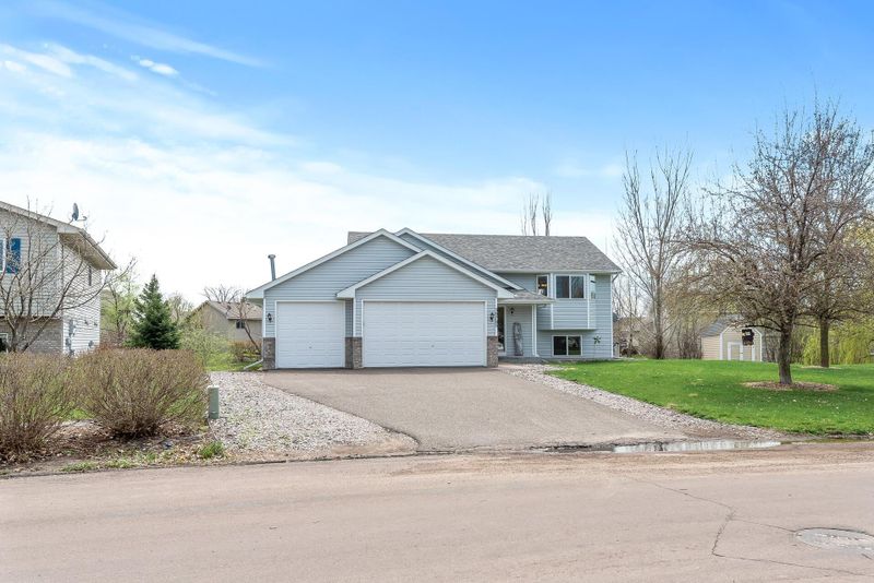 30705 Reflection Ave, Shafer, MN 55074