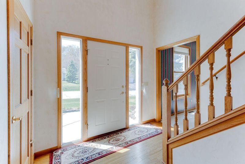 3389 Rolling Hills Dr, Eagan, MN 55121
