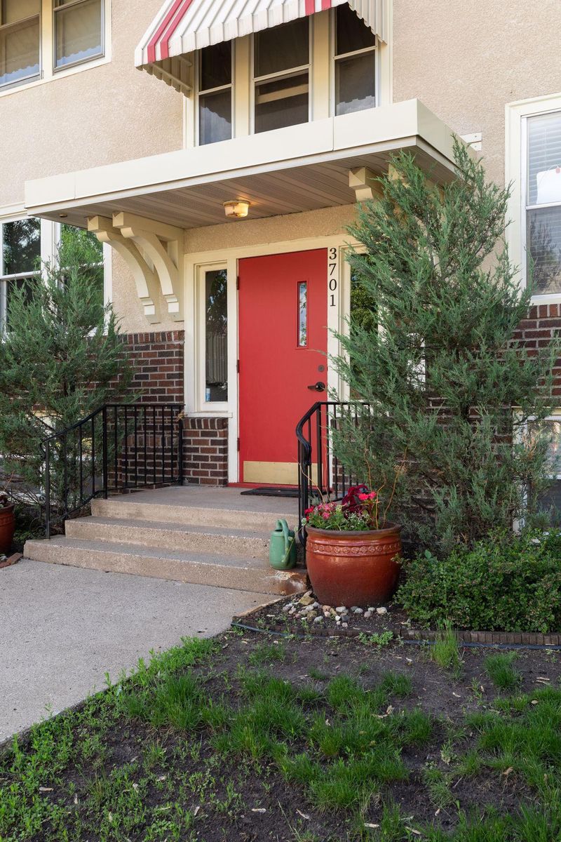 3701 Grand Ave S #10, Minneapolis, MN 55409