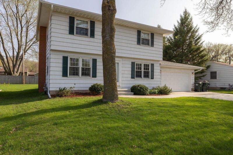 2070 Diffley Rd, Eagan, MN 55122