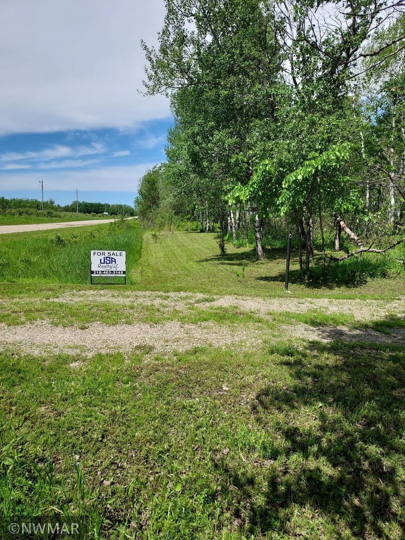 37896 180th St, Wannaska, MN 56761