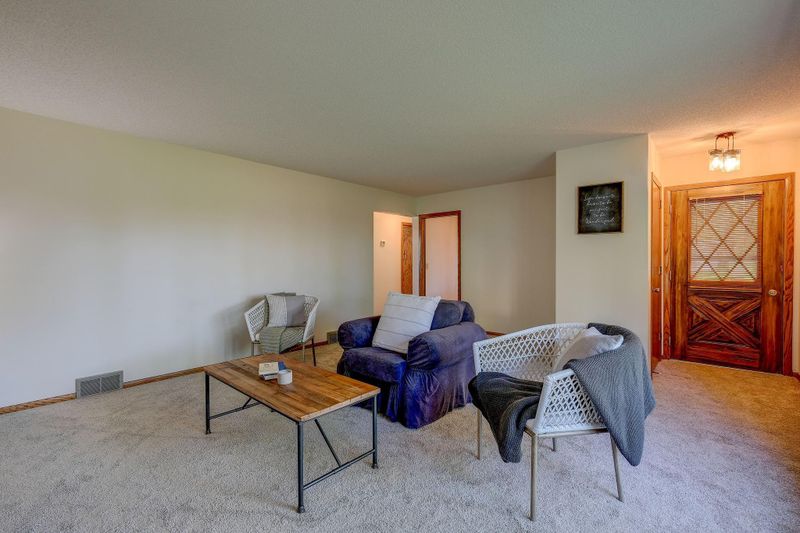 179 Sand St, Shakopee, MN 55379