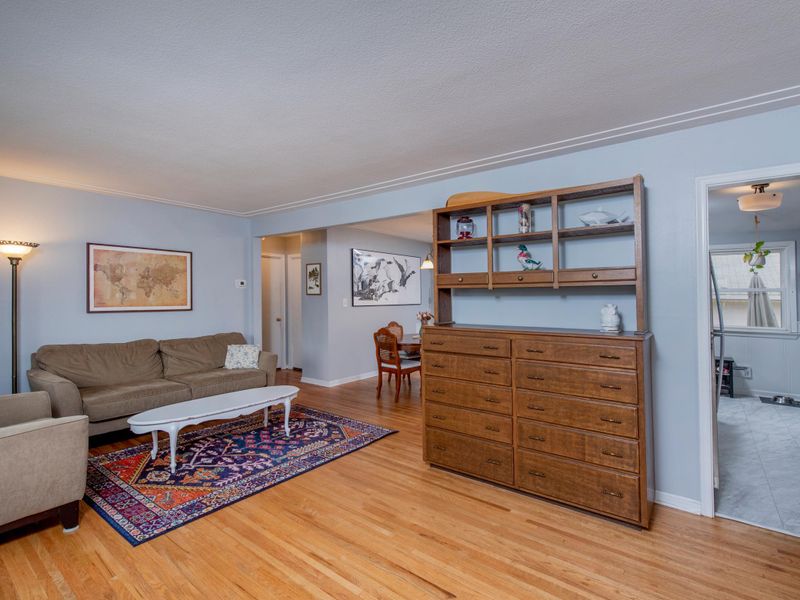 1145 Hall Ave, West Saint Paul, MN 55118
