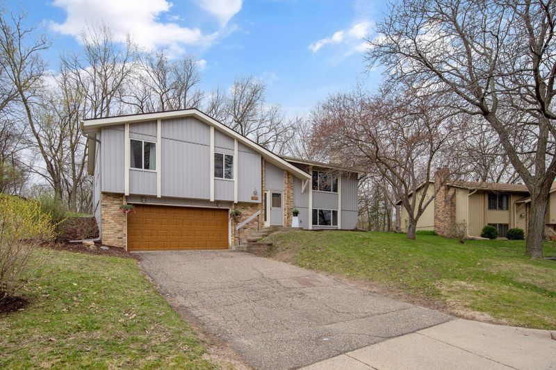 12110 Red Oak Ct S, Burnsville, MN 55337