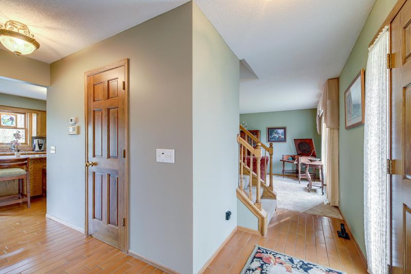 6085 Mckinley Pl, Excelsior, MN 55331