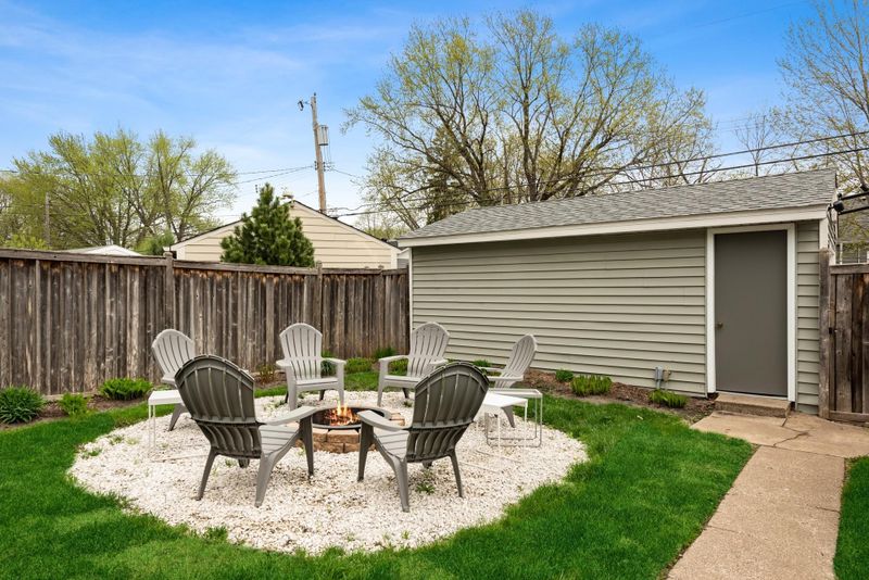 2845 Georgia Ave S, Saint Louis Park, MN 55426