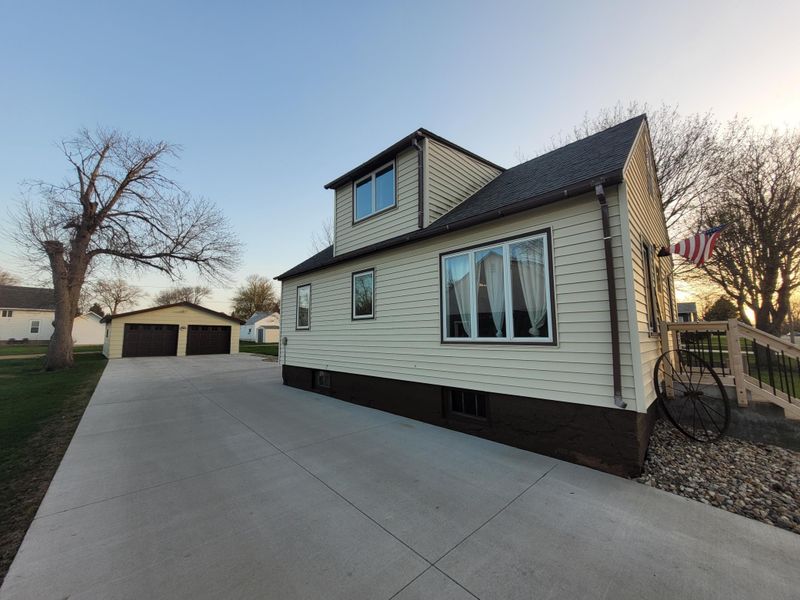 820 6th St SW, Pipestone, MN 56164