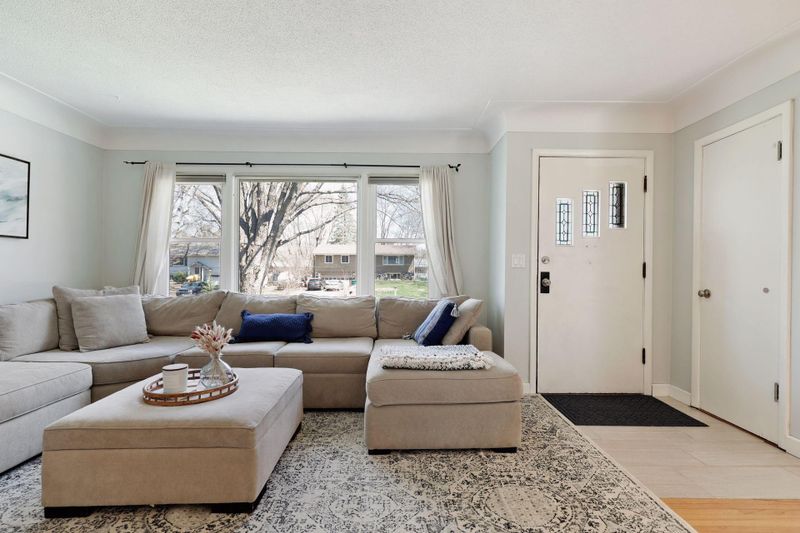 2755 Lancaster Ln N, Plymouth, MN 55441