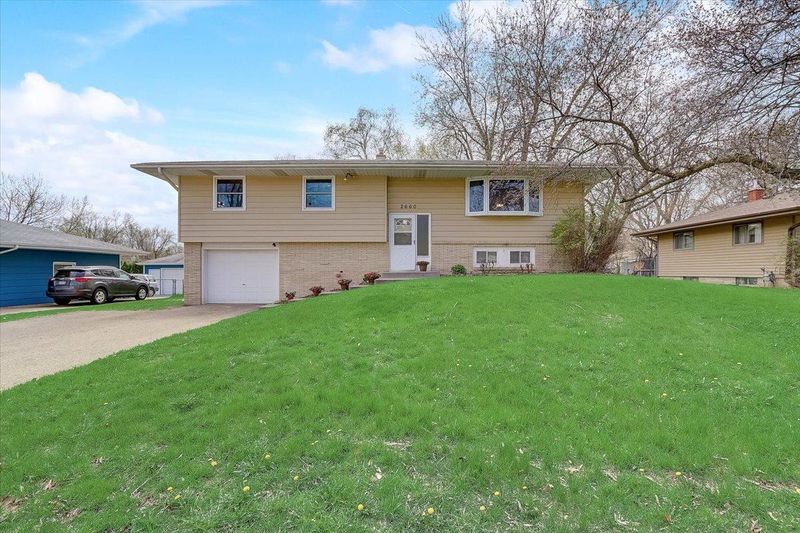 2660 Roth Pl, White Bear Lake, MN 55110