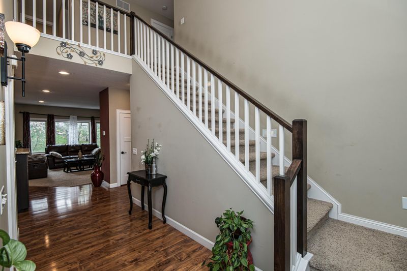212 Bridgeview Ln SE, Rochester, MN 55904