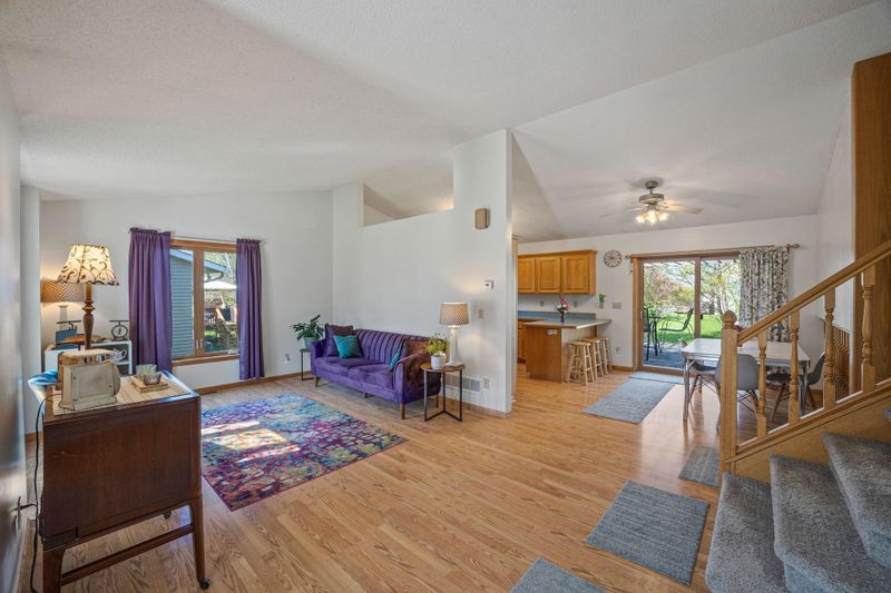 210 Westgate Dr, Winsted, MN 55395