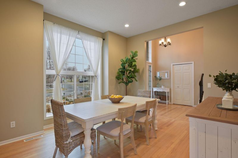 10100 Kiersten Pl, Eden Prairie, MN 55347