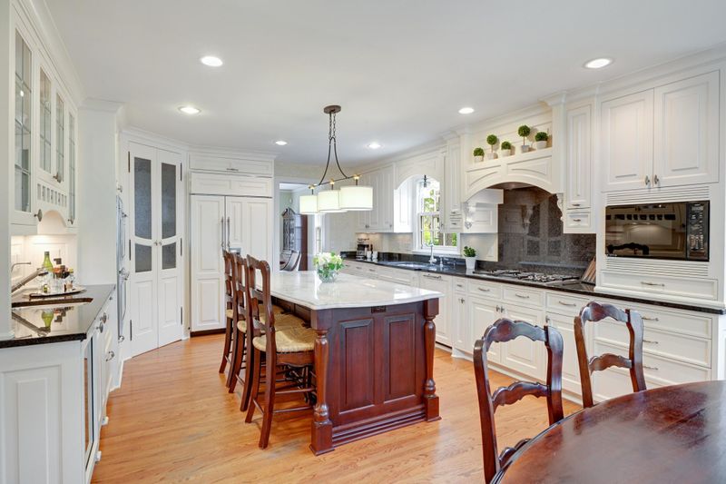2253 Saint Clair Ave, Saint Paul, MN 55105