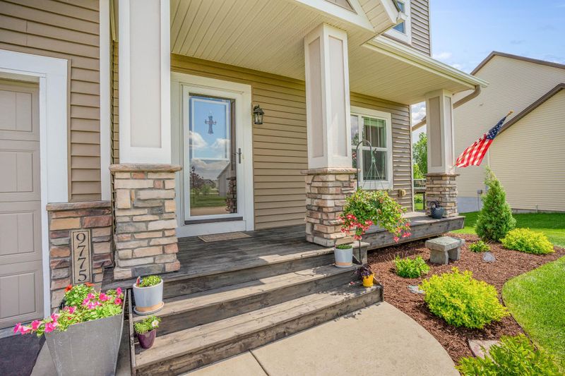 9775 Dunes Ln S, Cottage Grove, MN 55016