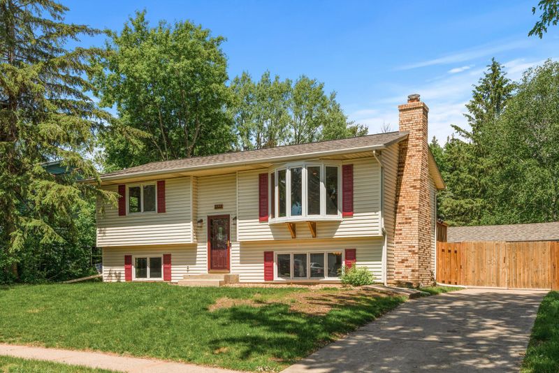 2533 Shryer Ave E, North Saint Paul, MN 55109