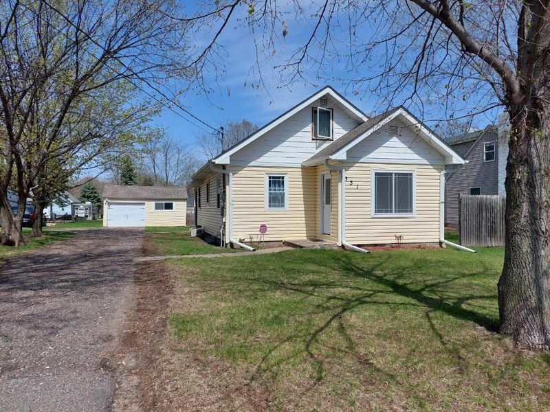 331 E 4th St, Monticello, MN 55362