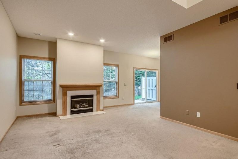 208 Heritage Ln, Circle Pines, MN 55014