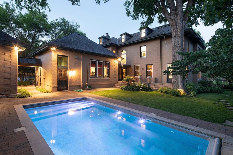 2262 W Lake Of The Isles Pw, Minneapolis, MN 55405