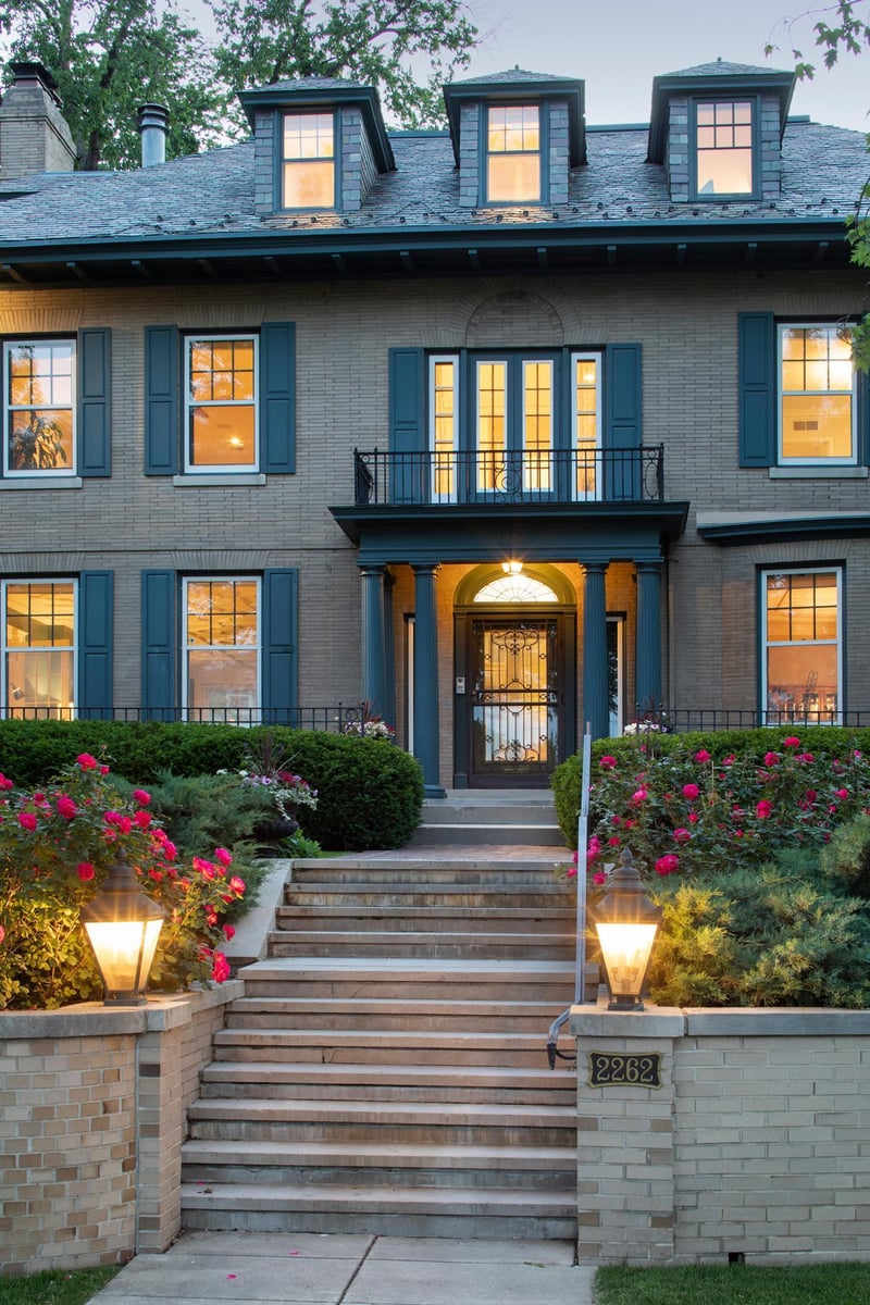 2262 W Lake Of The Isles Pw, Minneapolis, MN 55405