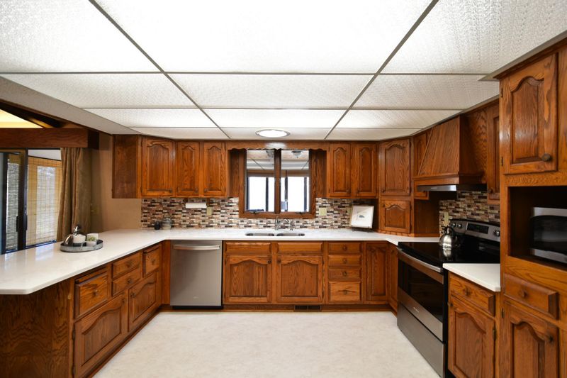 500 Middle St W, Cannon Falls, MN 55009