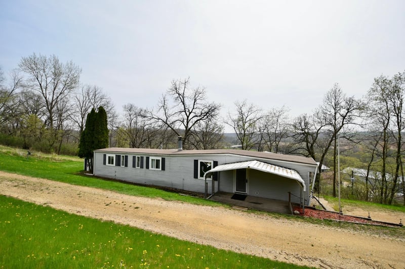 491 Wagon Wheel Ct, Zumbro Falls, MN 55991