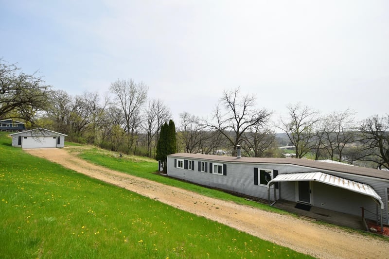 491 Wagon Wheel Ct, Zumbro Falls, MN 55991