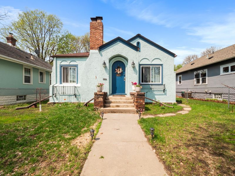 4338 5th Ave S, Minneapolis, MN 55409