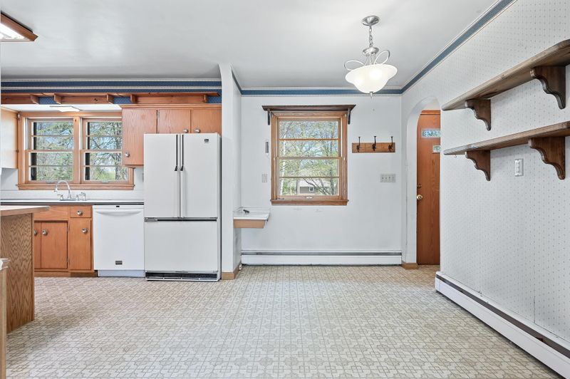 346 Floral Dr W, Shoreview, MN 55126