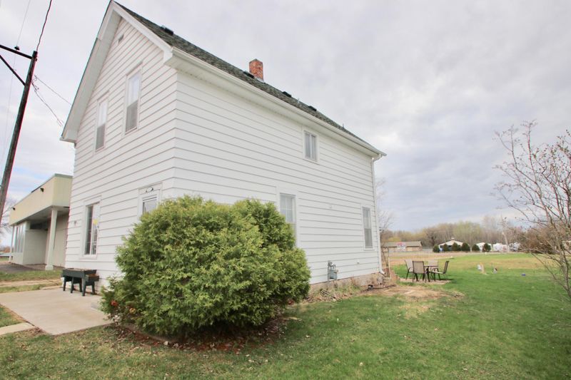 15775 Maple Ln, Center City, MN 55012