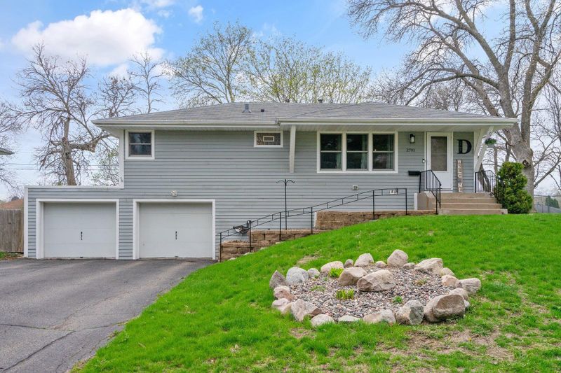 2701 Quebec Ave N, New Hope, MN 55427