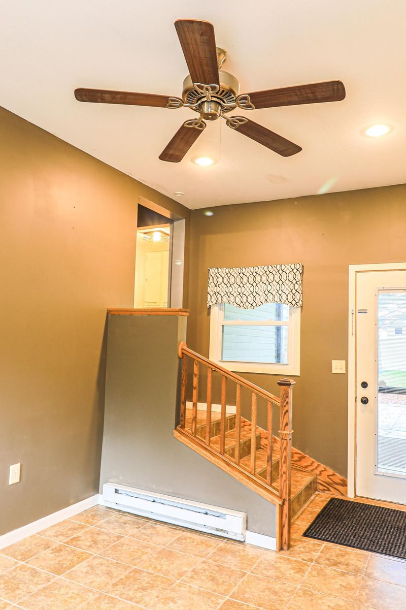 902 S 10th St, Lake City, MN 55041