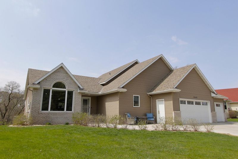 2660 Pine Ridge Blvd, Red Wing, MN 55066