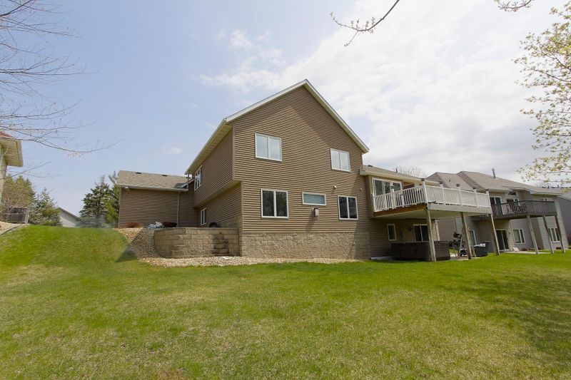 2660 Pine Ridge Blvd, Red Wing, MN 55066