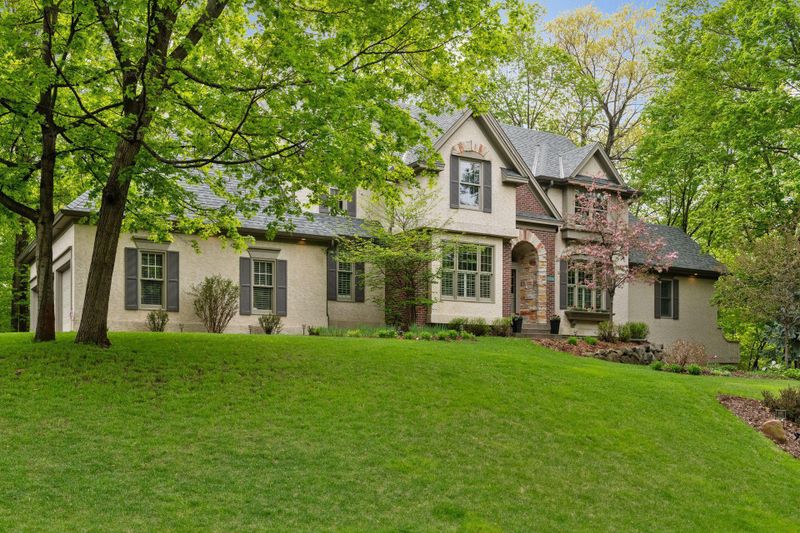 4880 Lodge Ln, Greenwood, MN 55331