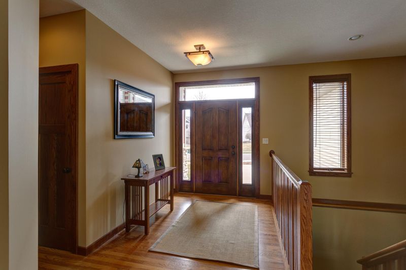 5125 Manor Brook Dr NW, Rochester, MN 55901