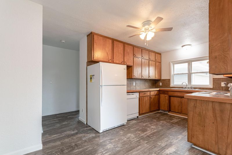526 Main St W, Waterville, MN 56096