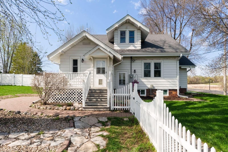 305 Ash Ave S, Mayer, MN 55360