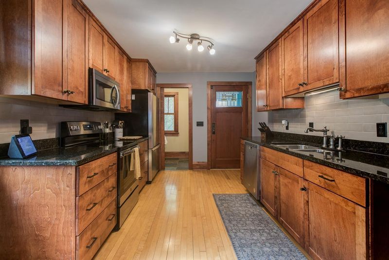2481 13th Ave E, North Saint Paul, MN 55109