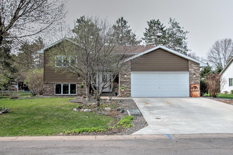 115 Village Green Ln, Mora, MN 55051