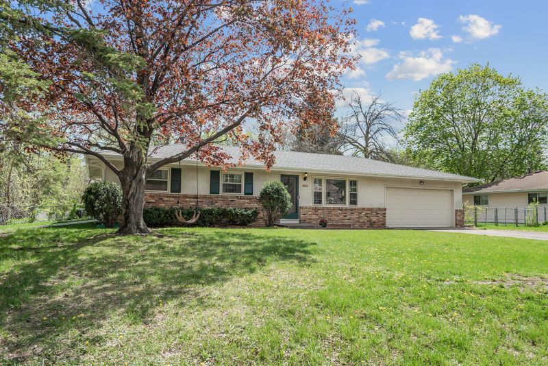 2017 E 86 1/2 St, Bloomington, MN 55425